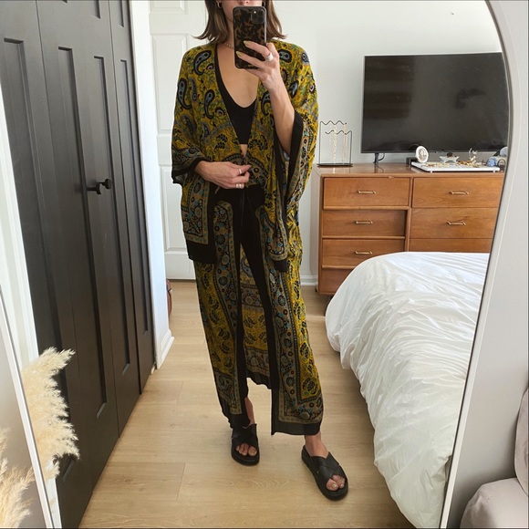 Free People Eternal Flame Paisley Maxi Kimono Black Yellow - Picture 5 of 8